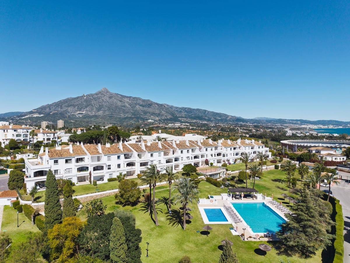Appartement te koop in Nueva Andalucía | 2 slaapkamers H5388925