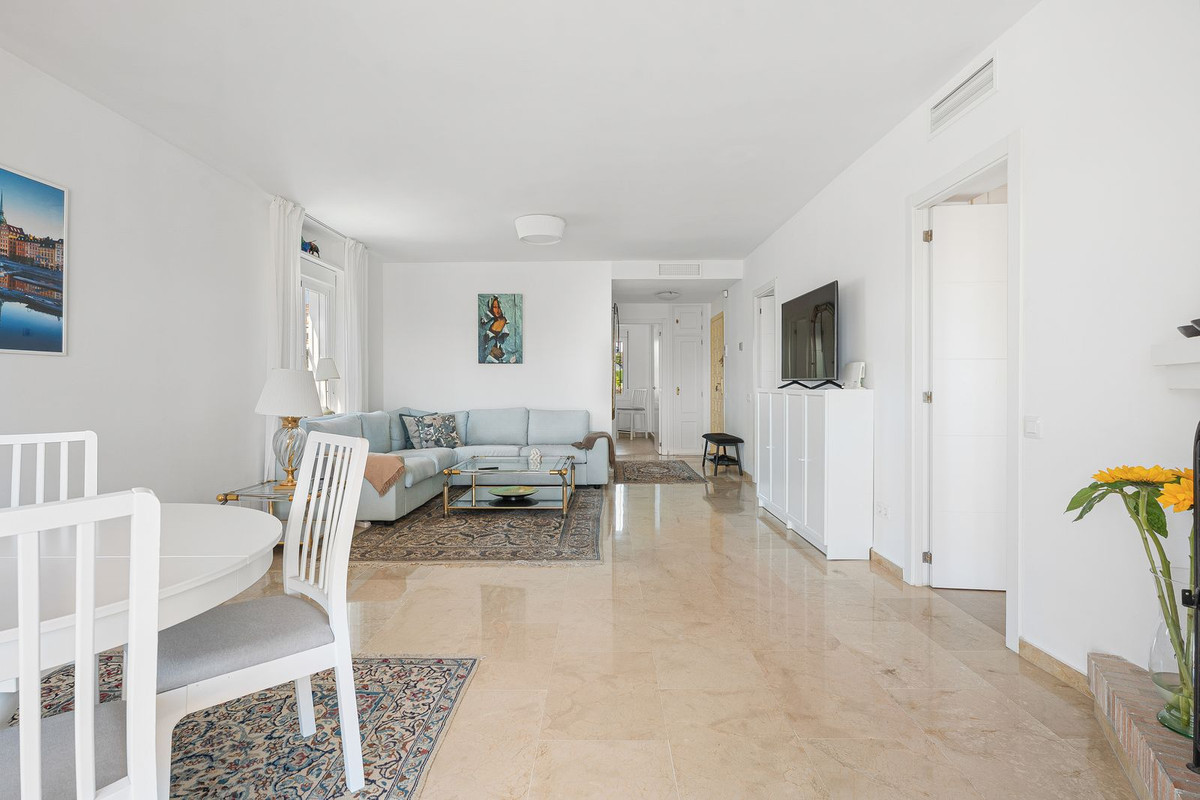 Appartement te koop in Nueva Andalucía | 2 slaapkamers H5388925