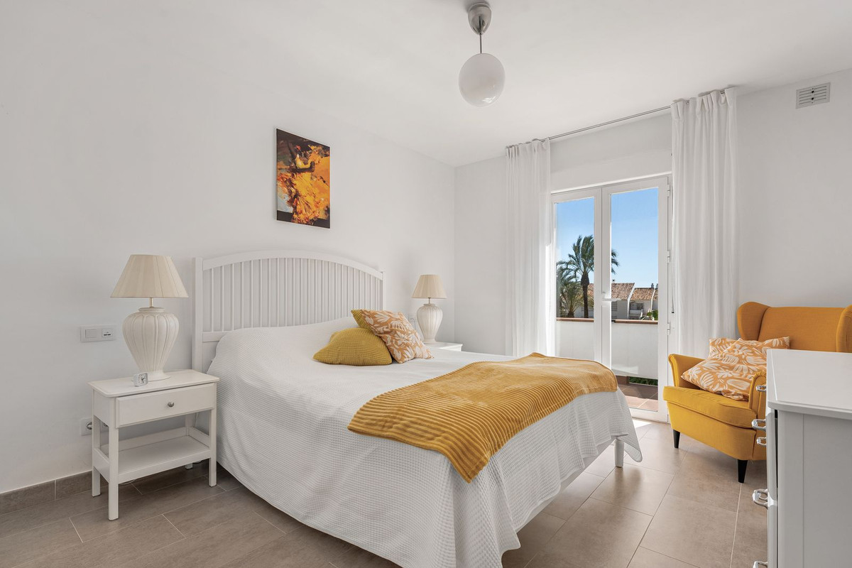 Appartement te koop in Nueva Andalucía | 2 slaapkamers H5388925