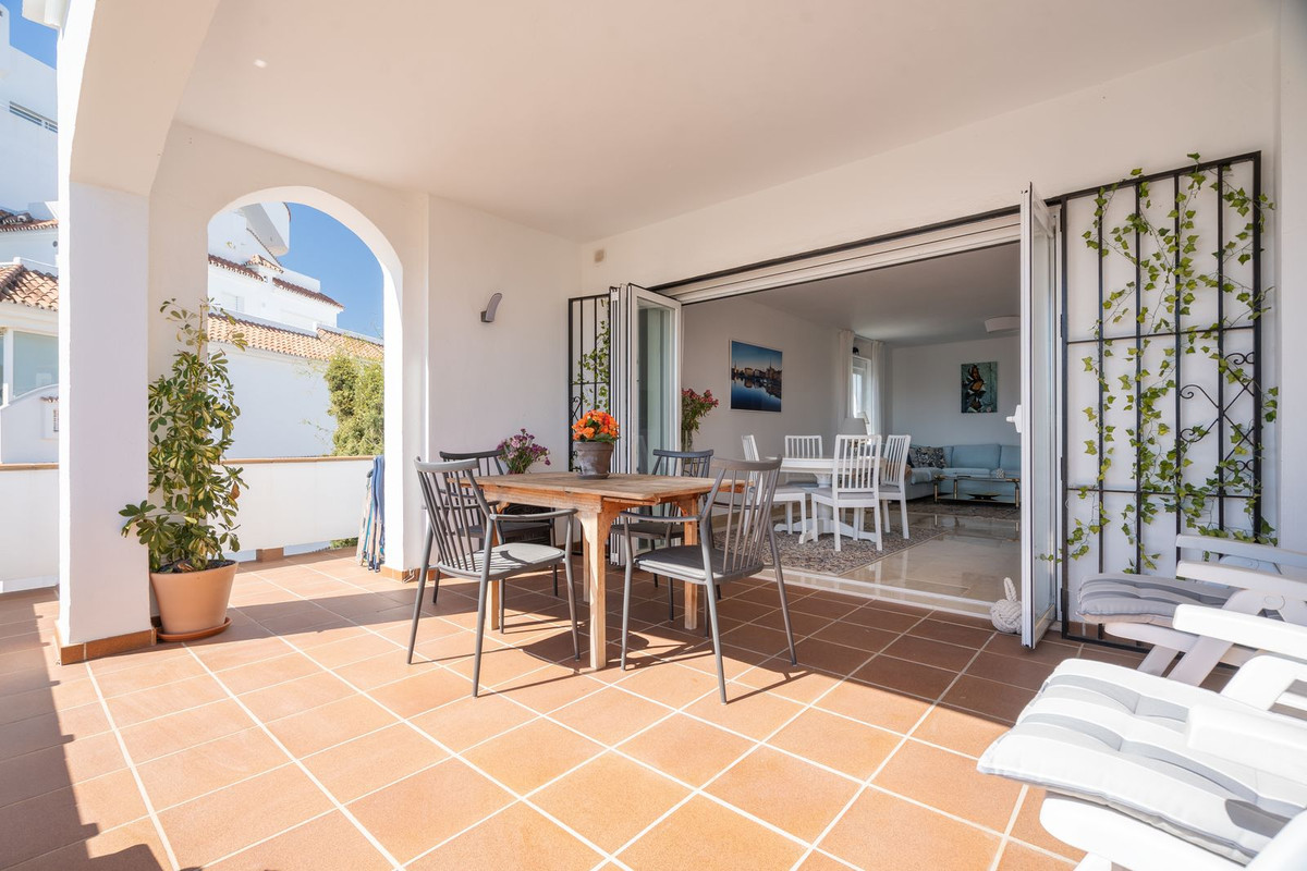 Appartement te koop in Nueva Andalucía | 2 slaapkamers H5388925
