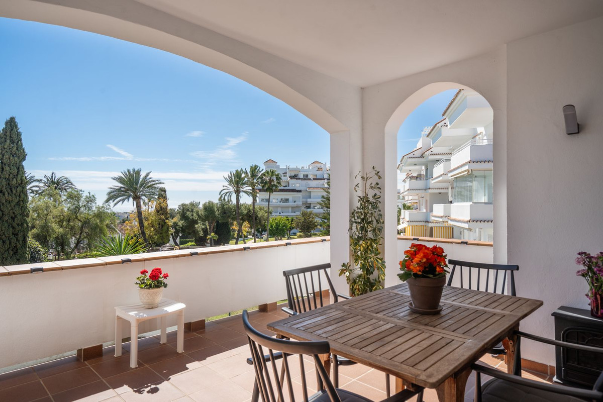 Appartement te koop in Nueva Andalucía | 2 slaapkamers H5388925