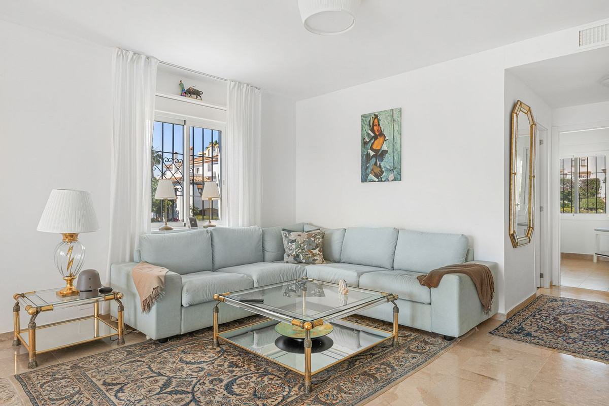 Appartement te koop in Nueva Andalucía | 2 slaapkamers H5388925