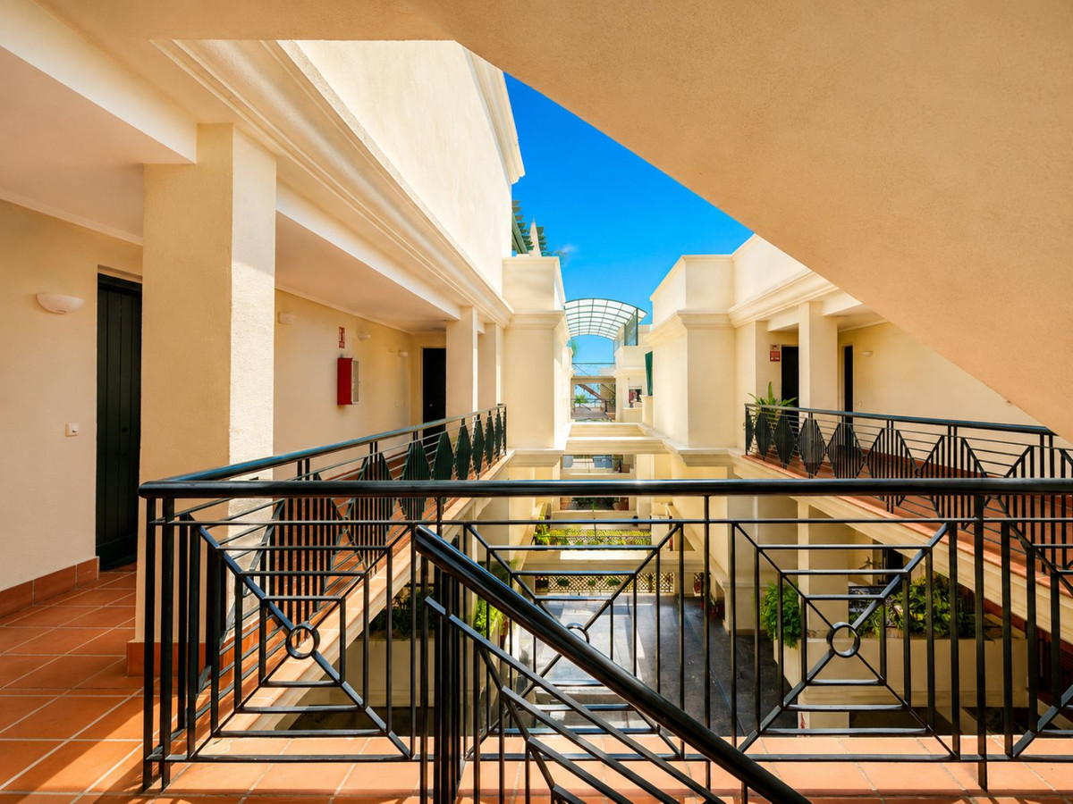 Appartement te koop in Nueva Andalucía | 2 slaapkamers H5389927