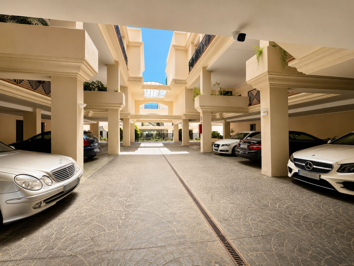 Appartement te koop in Nueva Andalucía | 2 slaapkamers H5389927