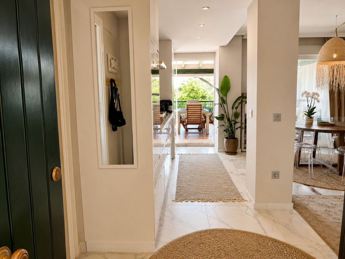 Appartement te koop in Nueva Andalucía | 2 slaapkamers H5389927
