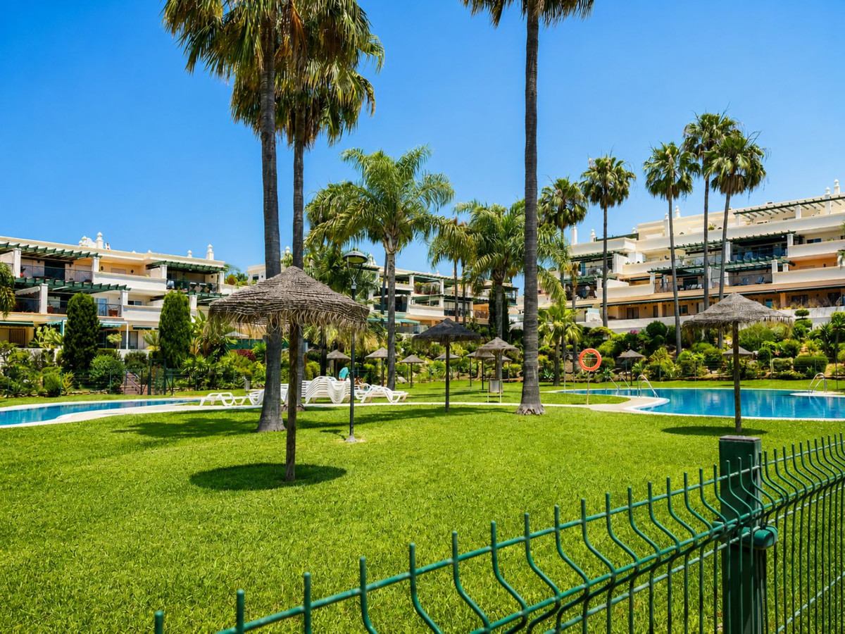 Appartement te koop in Nueva Andalucía | 2 slaapkamers H5389927