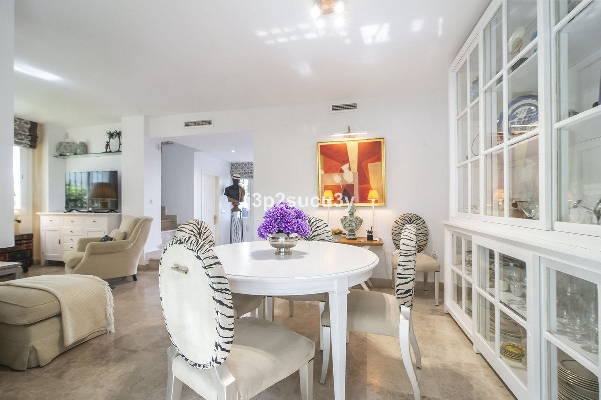 Appartement te koop in Nueva Andalucía | 3 slaapkamers H5390587
