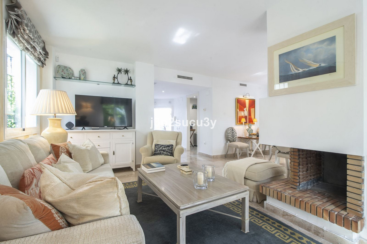 Appartement te koop in Nueva Andalucía | 3 slaapkamers H5390587