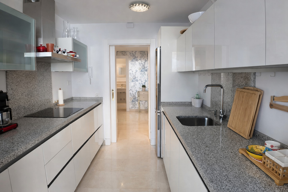 Appartement te koop in Nueva Andalucía | 2 slaapkamers H5391472