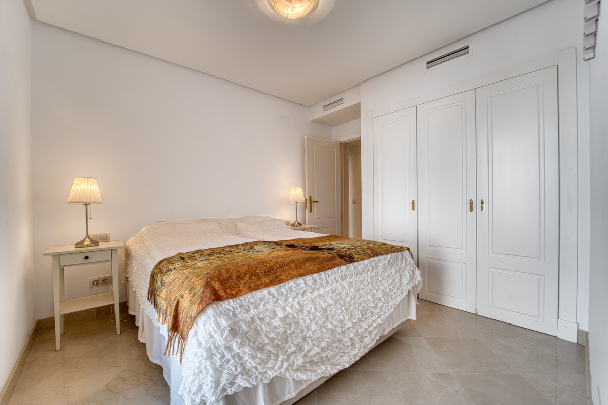 Appartement te koop in Nueva Andalucía | 2 slaapkamers H5391472