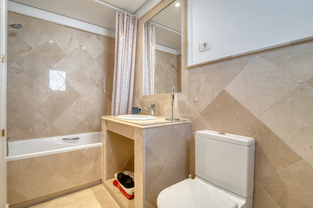 Appartement te koop in Nueva Andalucía | 2 slaapkamers H5391472