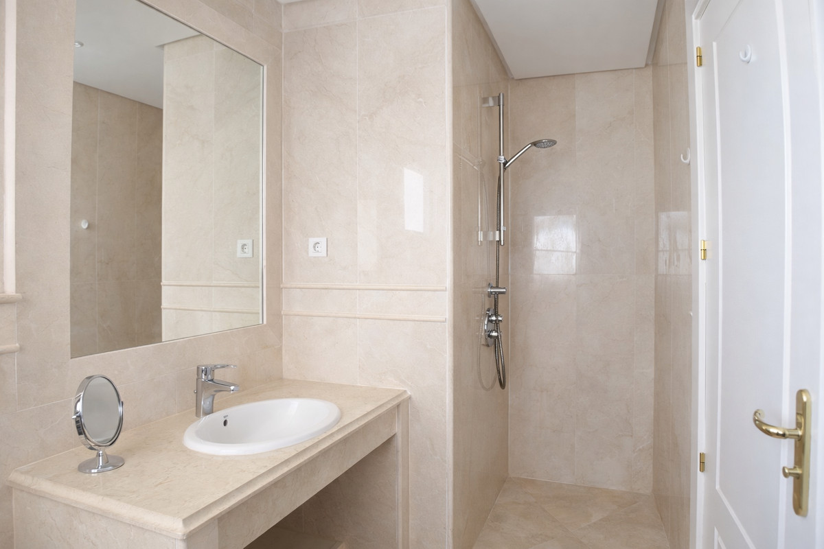 Appartement te koop in Nueva Andalucía | 2 slaapkamers H5391472