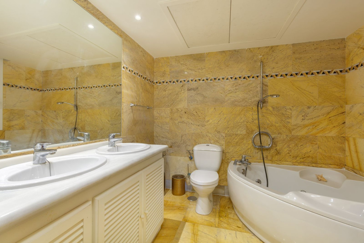 Appartement te koop in Nueva Andalucía | 3 slaapkamers H5393158