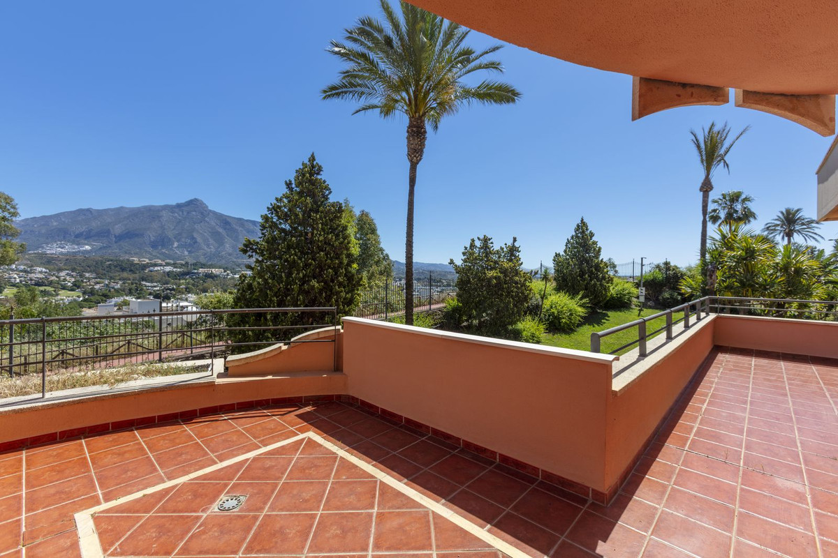 Appartement te koop in Nueva Andalucía | 3 slaapkamers H5393158