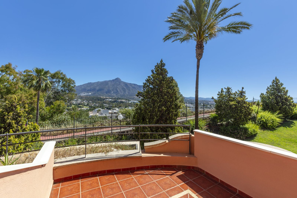 Appartement te koop in Nueva Andalucía | 3 slaapkamers H5393158