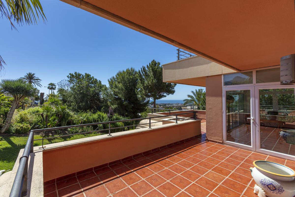 Appartement te koop in Nueva Andalucía | 3 slaapkamers H5393158