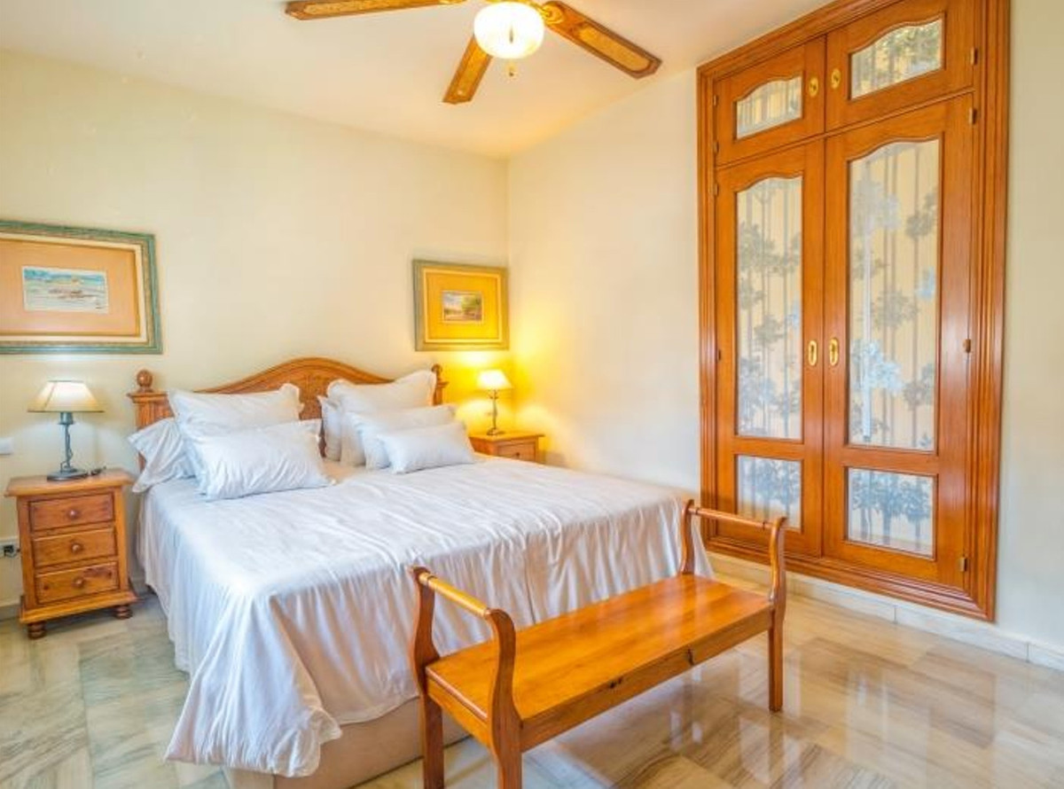 Appartement te koop in Nueva Andalucía | 1 slaapkamers H5395255