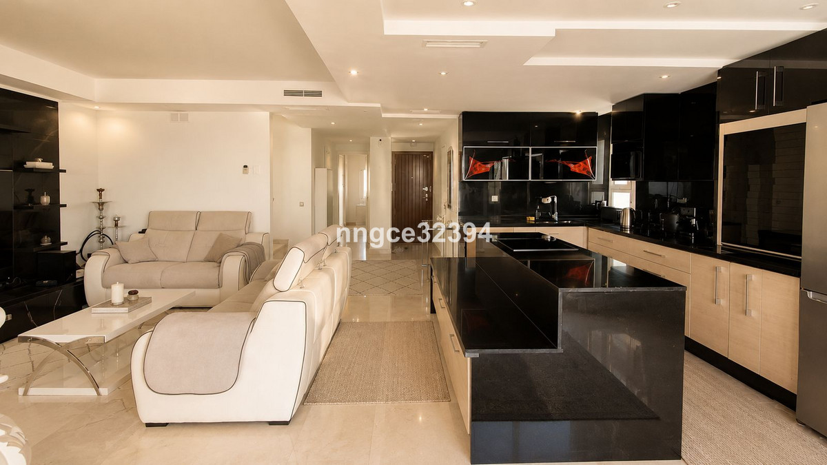 Appartement te koop in Nueva Andalucía | 3 slaapkamers H5396692