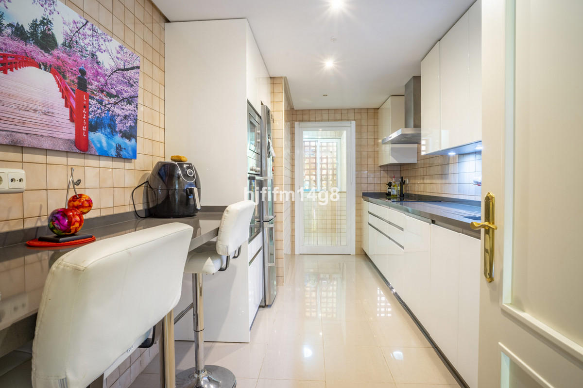 Appartement te koop in Nueva Andalucía | 3 slaapkamers H5396758