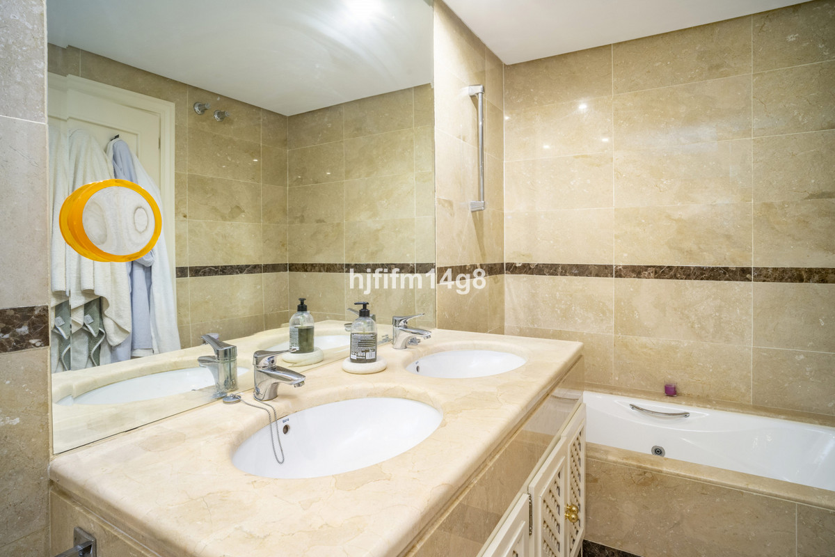 Appartement te koop in Nueva Andalucía | 3 slaapkamers H5396758