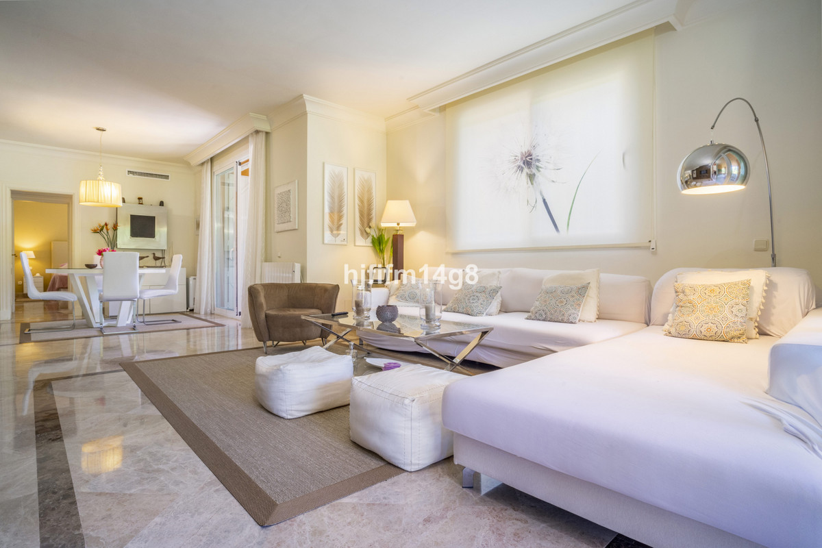 Appartement te koop in Nueva Andalucía | 3 slaapkamers H5396758