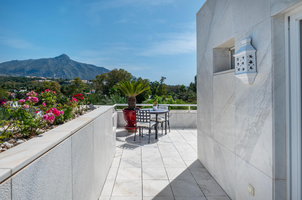 Appartement te koop in Nueva Andalucía | 4 slaapkamers H5396830