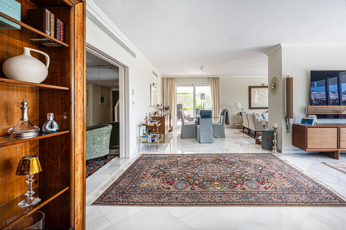 Appartement te koop in Nueva Andalucía | 4 slaapkamers H5396830