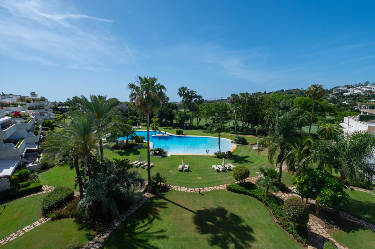 Appartement te koop in Nueva Andalucía | 4 slaapkamers H5396830