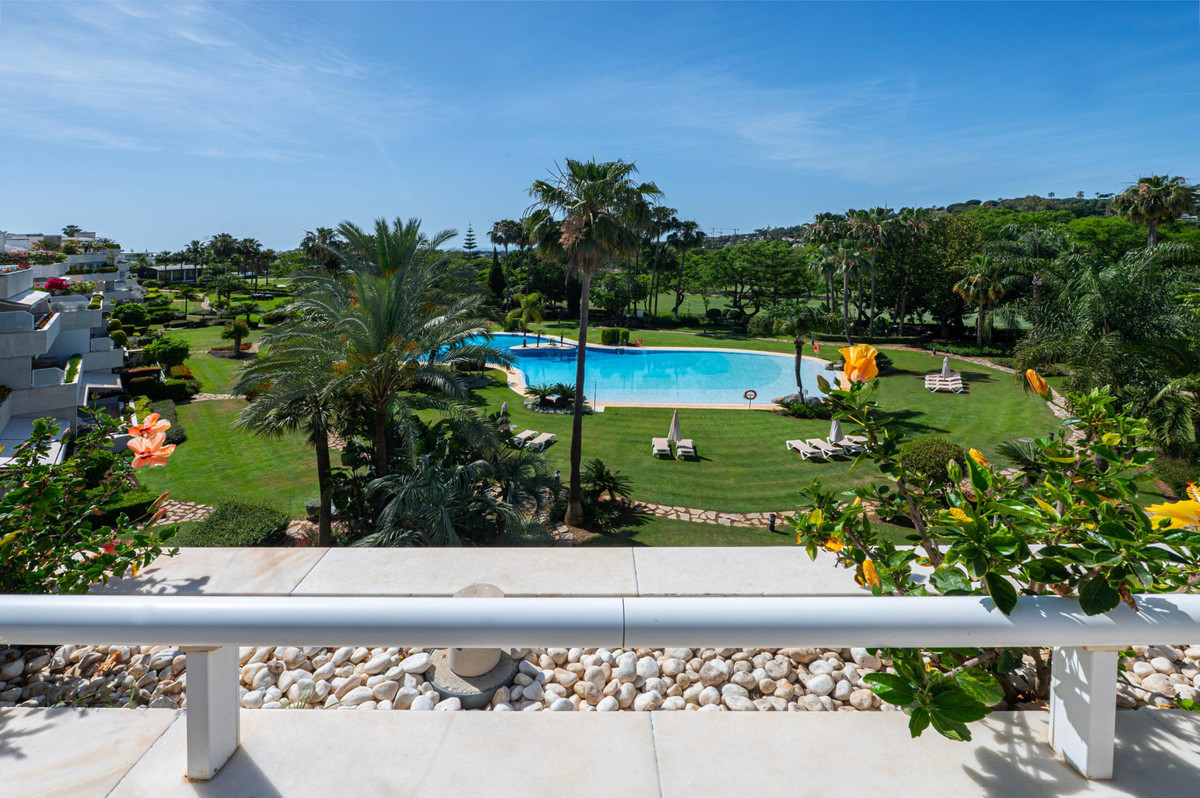 Appartement te koop in Nueva Andalucía | 4 slaapkamers H5396830