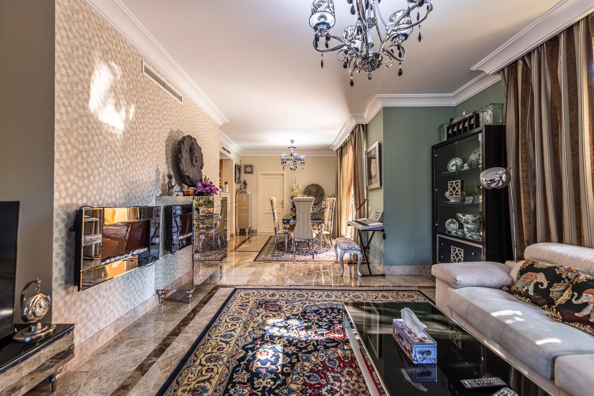 Appartement te koop in Nueva Andalucía | 2 slaapkamers H5399737
