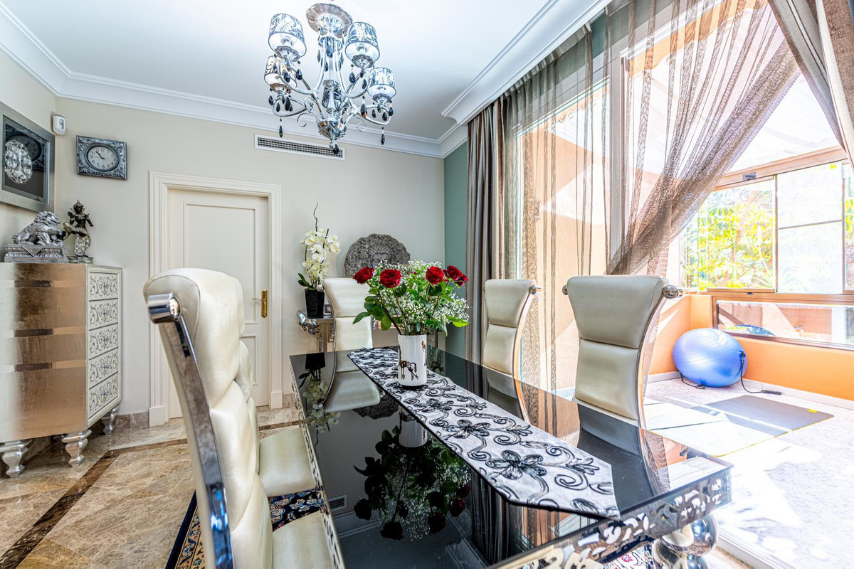Appartement te koop in Nueva Andalucía | 2 slaapkamers H5399737