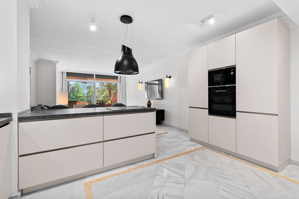 Appartement te koop in Nueva Andalucía | 3 slaapkamers H5399809