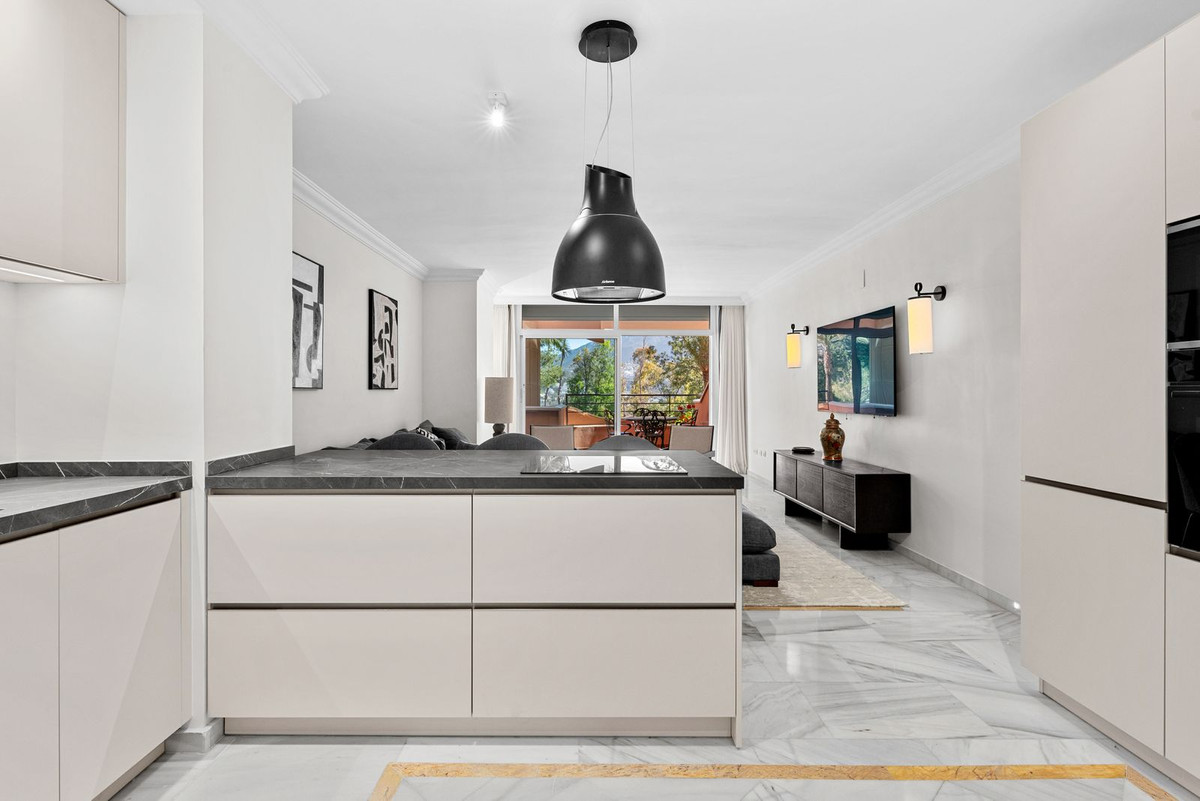 Appartement te koop in Nueva Andalucía | 3 slaapkamers H5399809