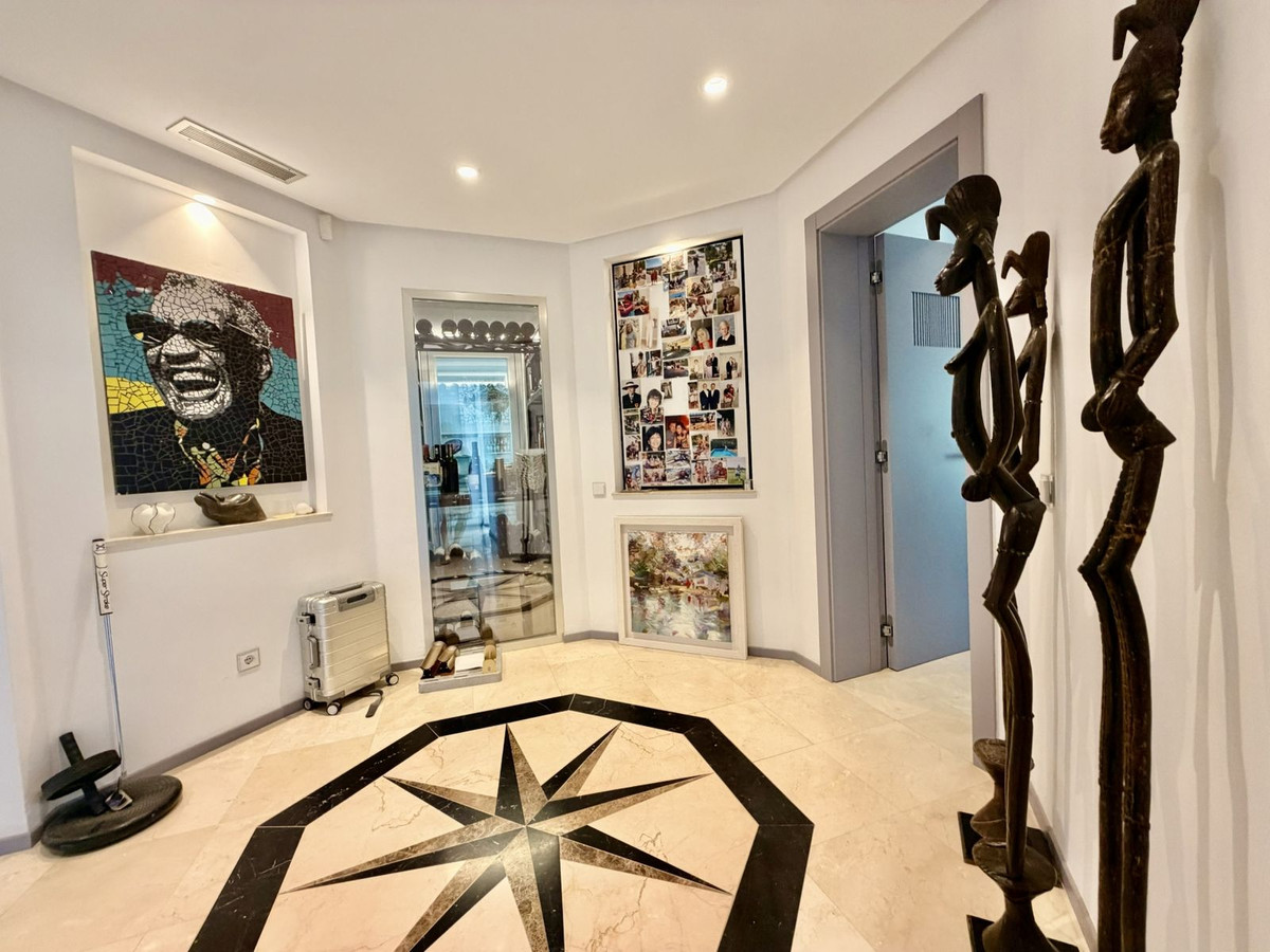 Appartement te koop in Nueva Andalucía | 4 slaapkamers H5401237