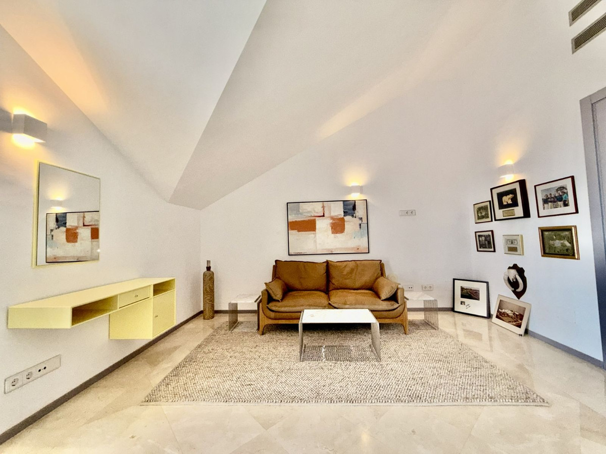 Appartement te koop in Nueva Andalucía | 4 slaapkamers H5401237