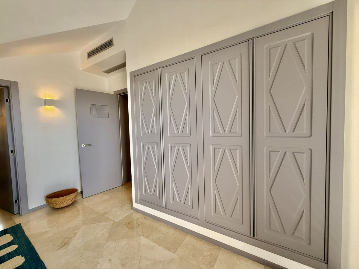 Appartement te koop in Nueva Andalucía | 4 slaapkamers H5401237