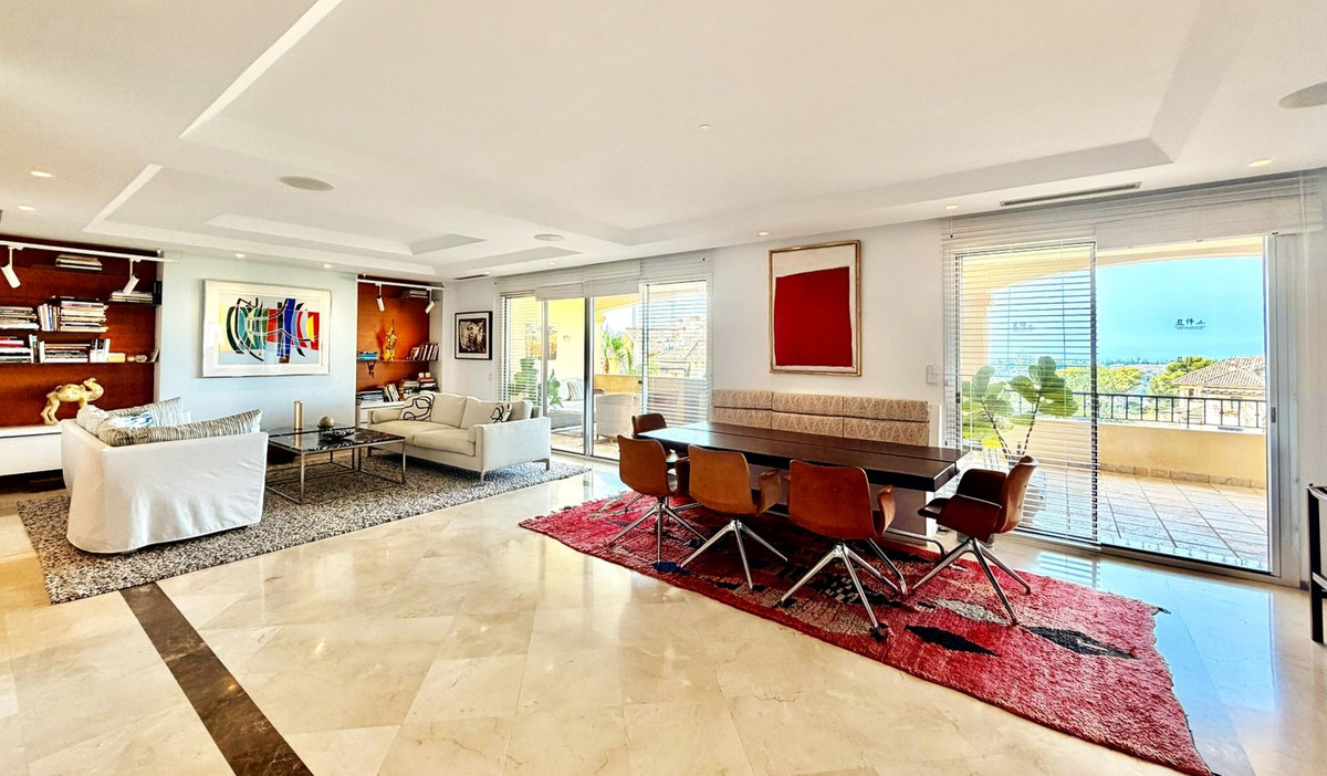 Appartement te koop in Nueva Andalucía | 4 slaapkamers H5401237