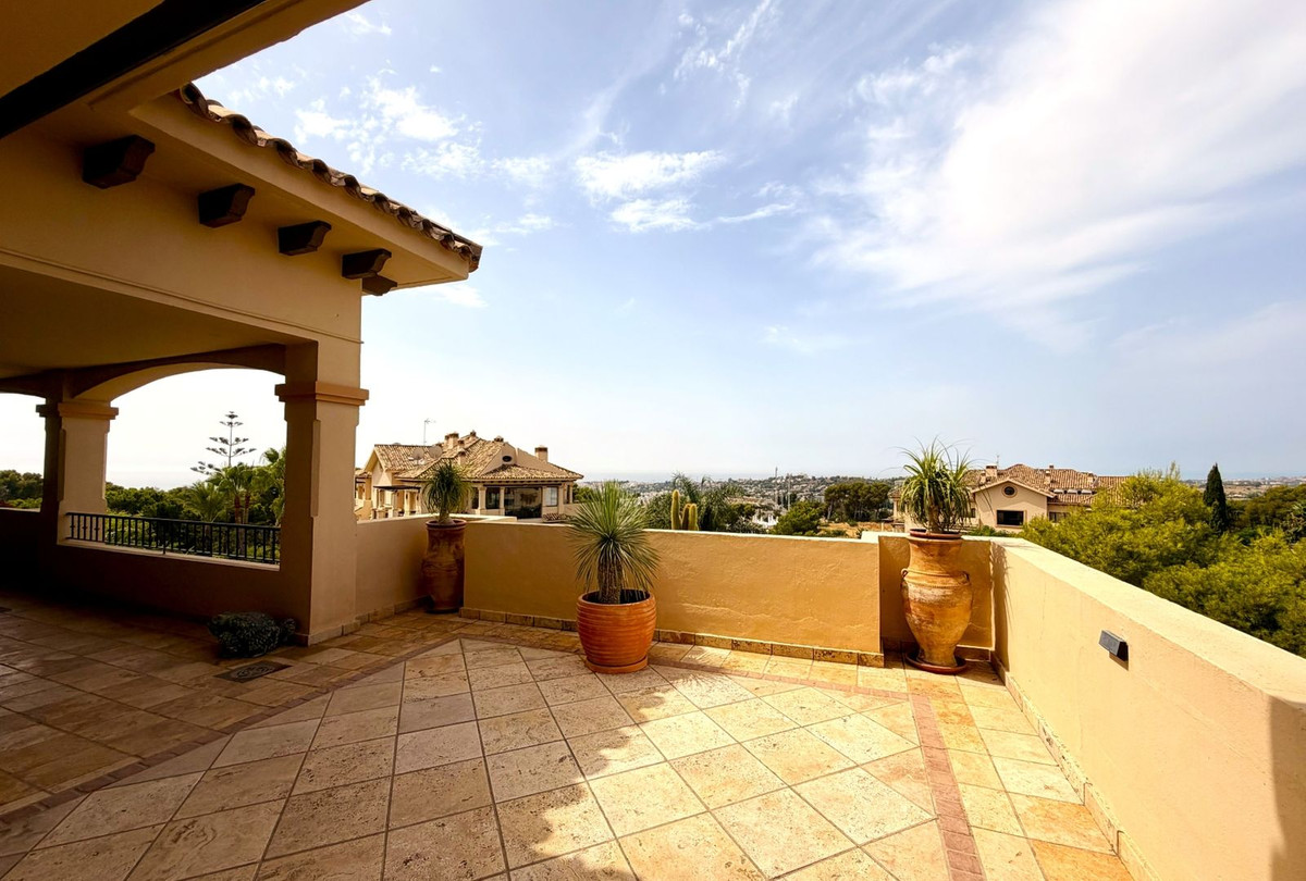Appartement te koop in Nueva Andalucía | 4 slaapkamers H5401237