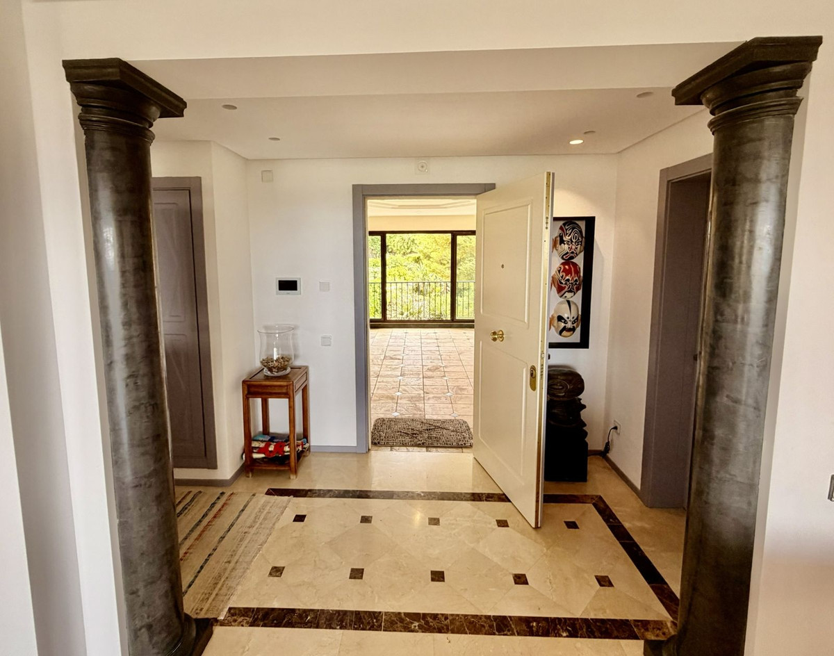 Appartement te koop in Nueva Andalucía | 4 slaapkamers H5401237