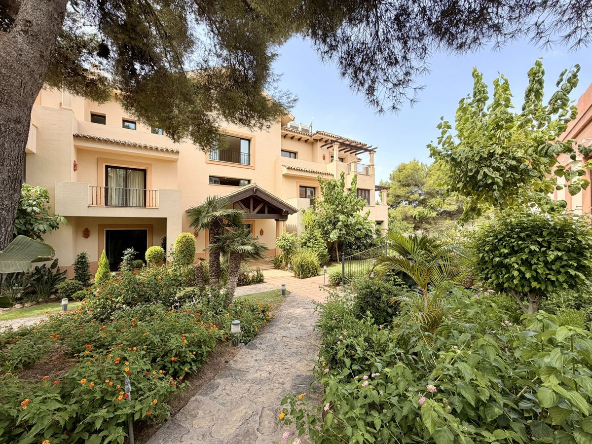 Appartement te koop in Nueva Andalucía | 4 slaapkamers H5401237