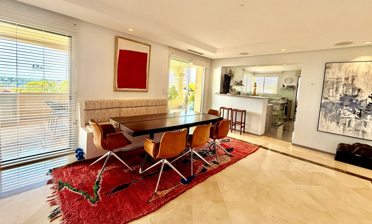 Appartement te koop in Nueva Andalucía | 4 slaapkamers H5401237