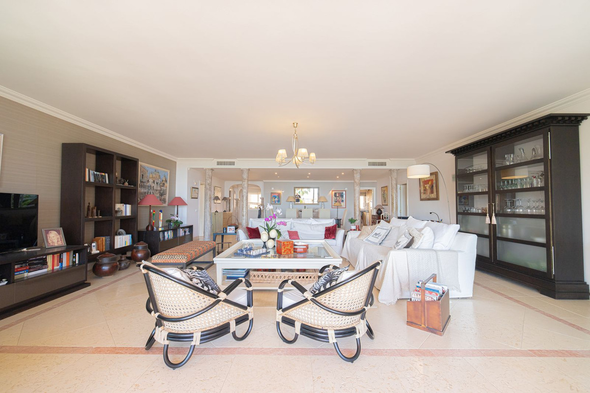 Appartement te koop in Nueva Andalucía | 3 slaapkamers H5402008