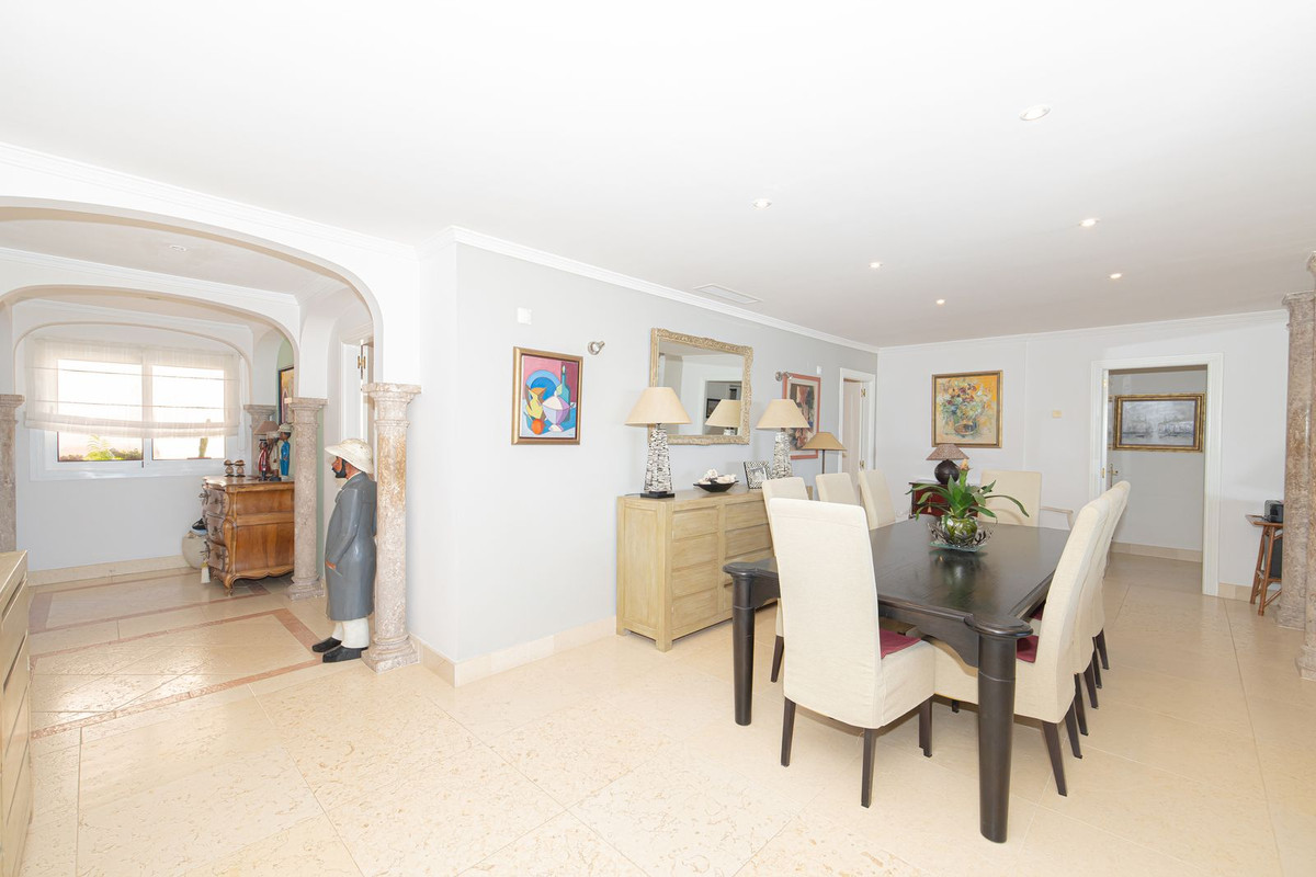 Appartement te koop in Nueva Andalucía | 3 slaapkamers H5402008