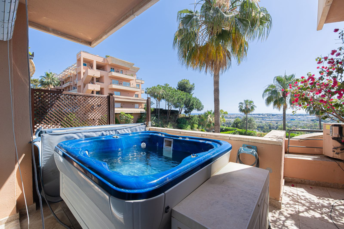 Appartement te koop in Nueva Andalucía | 3 slaapkamers H5402008