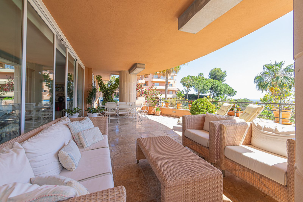 Appartement te koop in Nueva Andalucía | 3 slaapkamers H5402008