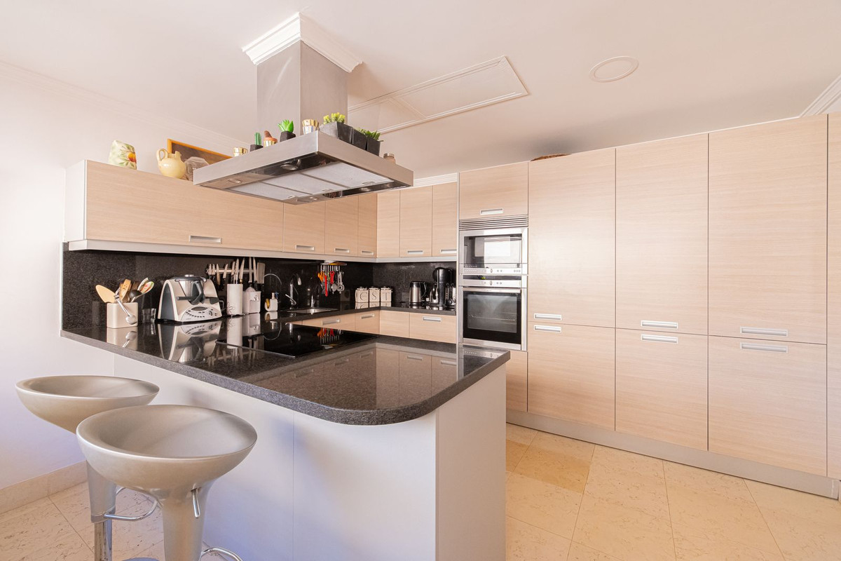 Appartement te koop in Nueva Andalucía | 3 slaapkamers H5402008