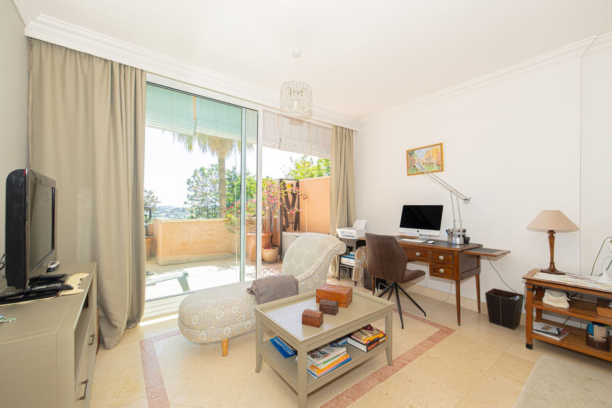 Appartement te koop in Nueva Andalucía | 3 slaapkamers H5402008