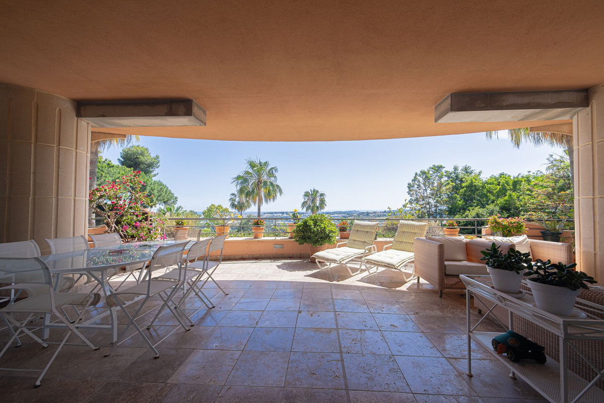 Appartement te koop in Nueva Andalucía | 3 slaapkamers H5402008