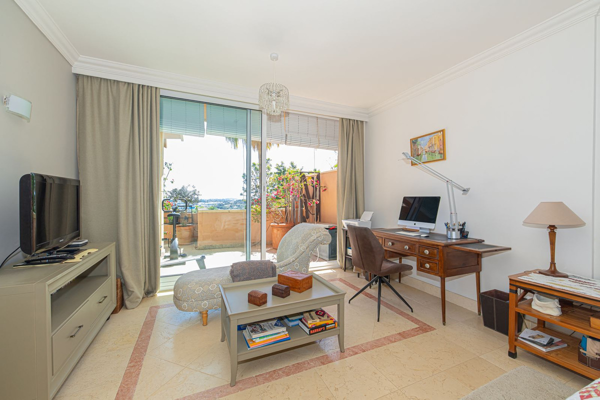 Appartement te koop in Nueva Andalucía | 3 slaapkamers H5402008