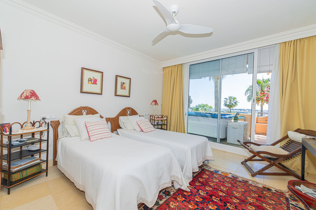 Appartement te koop in Nueva Andalucía | 3 slaapkamers H5402008